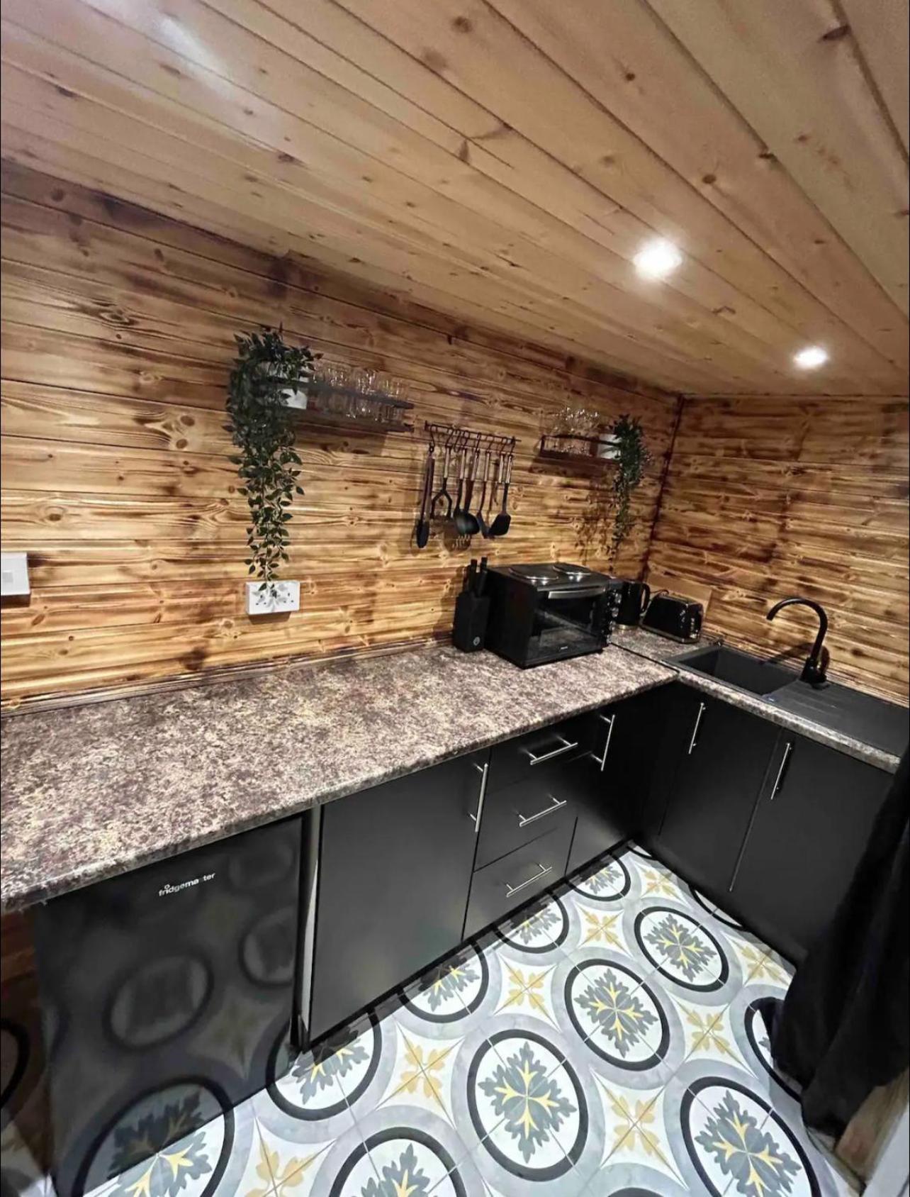 Cozy Cottage With Hot Tub! Cadnam Luaran gambar