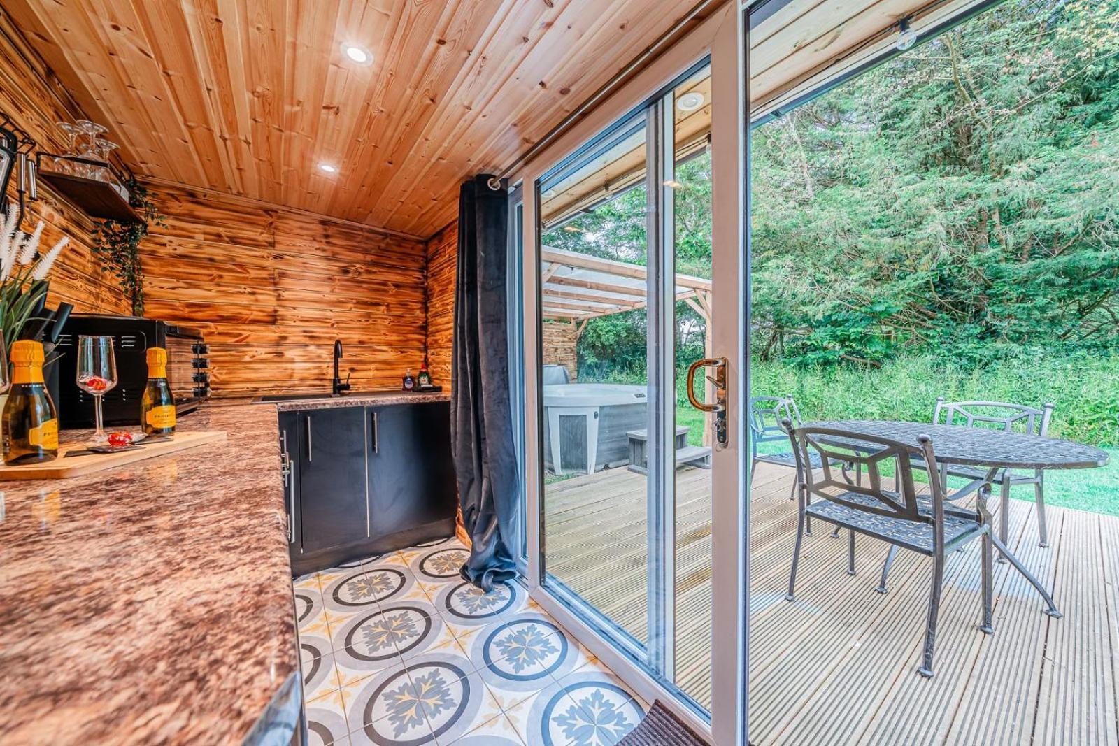 Cozy Cottage With Hot Tub! Cadnam Luaran gambar