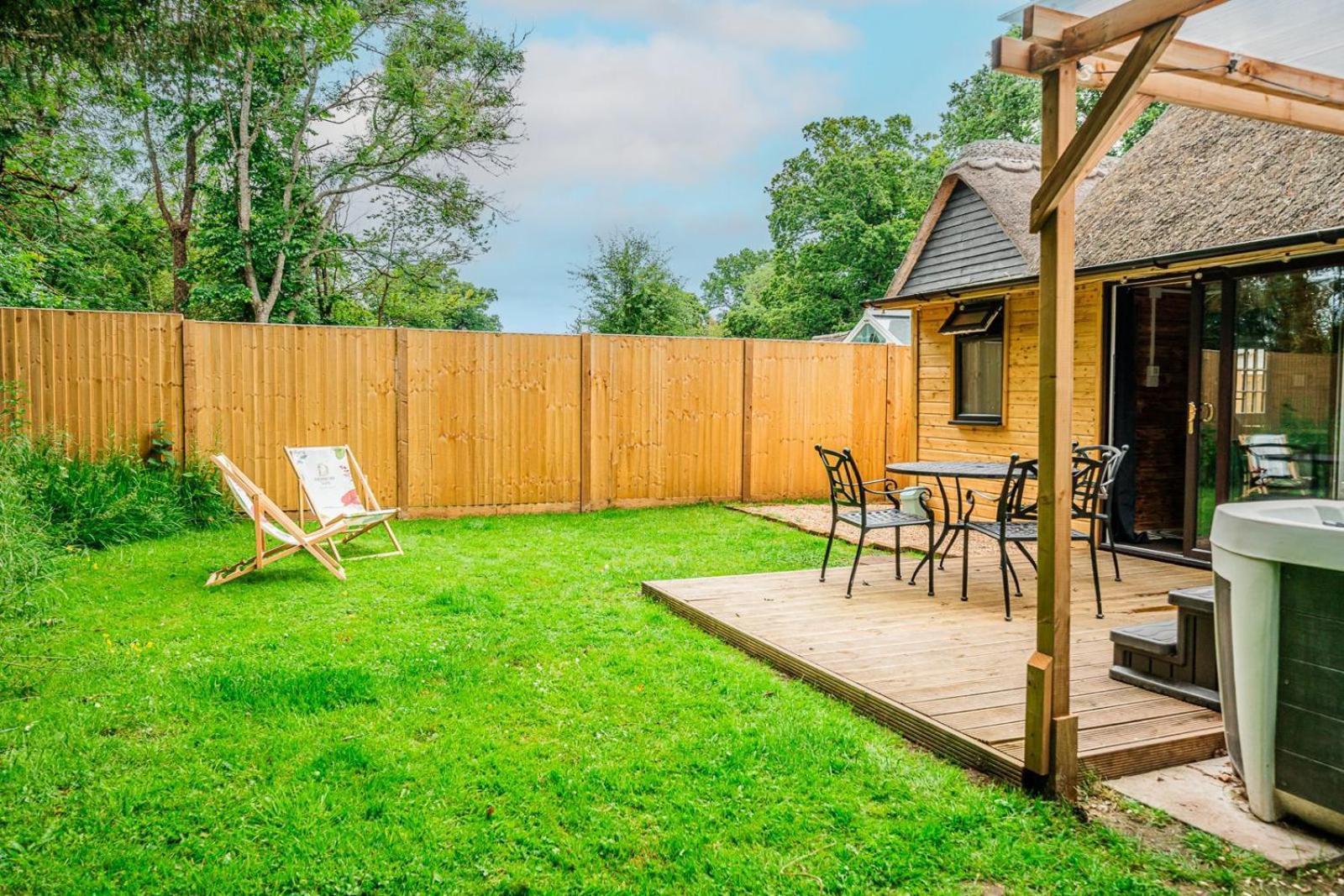 Cozy Cottage With Hot Tub! Cadnam Luaran gambar